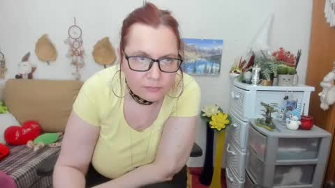 Dyanne online show from February 2025 10:42:02 PM