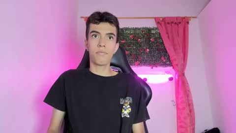 Snapshot of dylan_2005 chatting on September 2025 11:34:02 AM Dylan online show from September 2025 11:34:02 AM