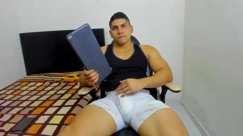 Snapshot of dylan_brook chatting on May 2026 02:25:01 PM Dylan online show from May 2026 02:25:01 PM