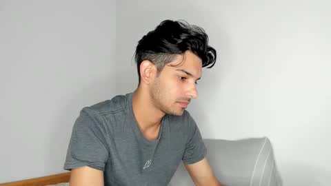 Snapshot of dylan_hoot chatting on November 2025 06:30:01 PM Dylan online show from November 2025 06:30:01 PM