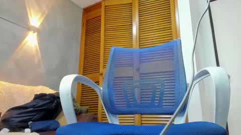 Snapshot of dylanstonne1 chatting on December 2024 03:30:02 AM D Y L A N online show from December 2024 03:30:02 AM