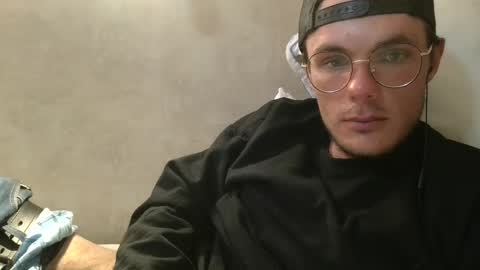 Snapshot of dylp400 chatting on February 2025 02:22:02 PM dylp400 online show from February 2025 02:22:02 PM