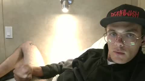 Snapshot of dylp400 chatting on March 2025 07:26:02 PM dylp400 online show from March 2025 07:26:02 PM