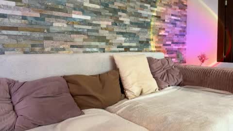 dymonted online show from November 2025 10:25:02 AM