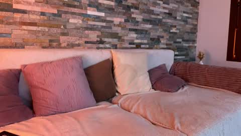 dymonted online show from November 2025 12:51:01 PM