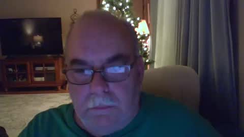 earl52 online show from December 2024 12:02:02 AM