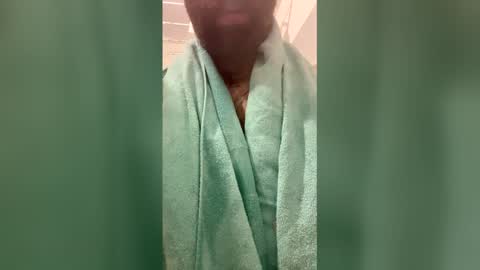 Snapshot of easyfrenchguy chatting on January 2026 11:54:02 PM French Guy online show from January 2026 11:54:02 PM