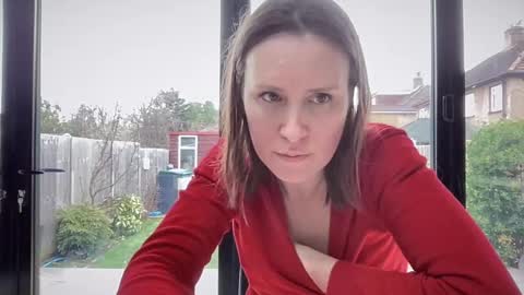 Nadia Ferreira  online show from February 2025 10:03:02 AM