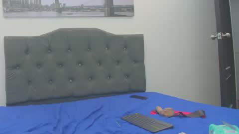 ebons_sexy online show from December 2024 07:04:01 AM