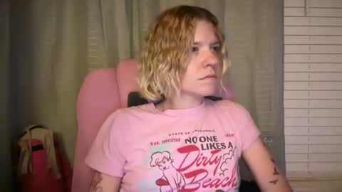 Snapshot of ebony8ivory chatting on April 2026 03:31:02 AM americnbarbie online show from April 2026 03:31:02 AM