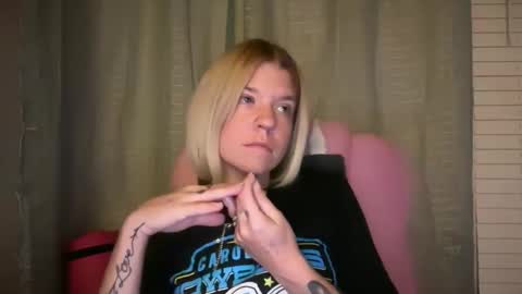 Snapshot of ebony8ivory chatting on April 2026 12:59:02 AM americnbarbie online show from April 2026 12:59:02 AM