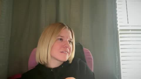 Snapshot of ebony8ivory chatting on April 2026 06:03:02 PM americnbarbie online show from April 2026 06:03:02 PM