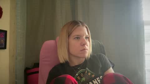 Snapshot of ebony8ivory chatting on May 2026 07:19:01 PM americnbarbie online show from May 2026 07:19:01 PM