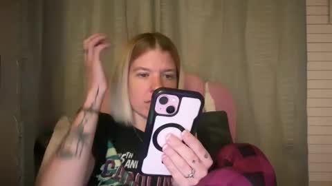 Snapshot of ebony8ivory chatting on May 2026 03:01:02 AM americnbarbie online show from May 2026 03:01:02 AM