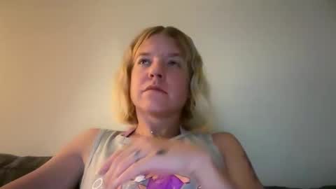 Snapshot of ebony8ivory chatting on May 2026 02:40:02 AM americnbarbie online show from May 2026 02:40:02 AM
