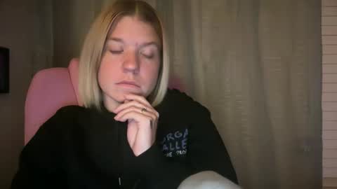Snapshot of ebony8ivory chatting on May 2026 02:05:02 AM americnbarbie online show from May 2026 02:05:02 AM