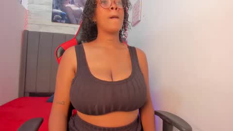 Snapshot of ebony_colombian chatting on January 2025 07:34:02 PM Andrea online show from January 2025 07:34:02 PM