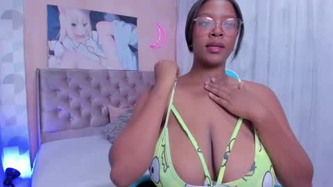 Snapshot of ebony_colombian chatting on March 2025 12:00:02 AM Andrea online show from March 2025 12:00:02 AM