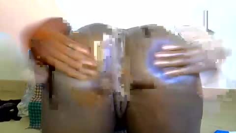 Snapshot of ebony_lynne chatting on June 2026 10:56:02 PM ebony_lynne online show from June 2026 10:56:02 PM