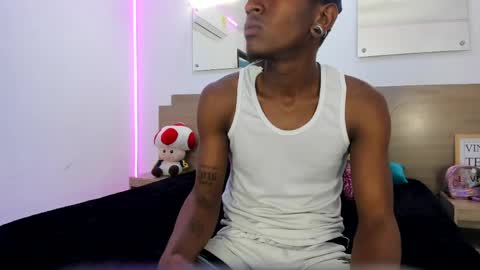 Snapshot of ebony_n_blonde chatting on March 2026 08:04:01 PM ebony_n_blonde online show from March 2026 08:04:01 PM