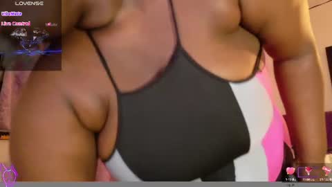 Snapshot of ebony_neighbormoans chatting on June 2026 03:04:02 AM LINA online show from June 2026 03:04:02 AM
