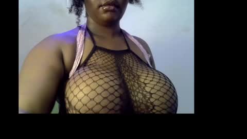 Snapshot of ebony_plumx12 chatting on April 2026 07:33:02 PM Prisy online show from April 2026 07:33:02 PM