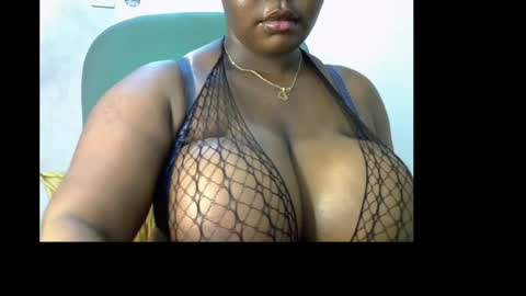 Snapshot of ebony_plumx12 chatting on May 2026 07:53:02 PM Prisy online show from May 2026 07:53:02 PM