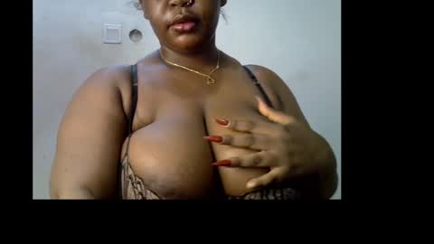 Snapshot of ebony_plumx12 chatting on May 2026 08:27:02 PM Prisy online show from May 2026 08:27:02 PM
