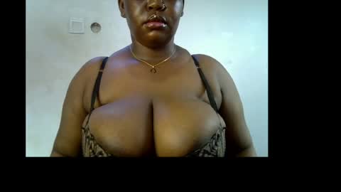 Snapshot of ebony_plumx12 chatting on May 2026 10:36:01 AM Prisy online show from May 2026 10:36:01 AM