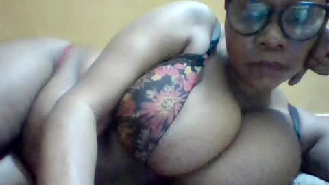 Snapshot of ebonybussy chatting on July 2026 08:44:01 PM MAMITO online show from July 2026 08:44:01 PM