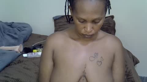 Snapshot of ebonyy_noir chatting on April 2026 12:34:02 PM ebonyy_noir online show from April 2026 12:34:02 PM