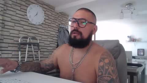 edgarram83 online show from October 2025 06:35:02 PM