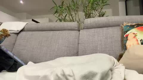 edge_guy online show from February 2025 01:00:02 AM