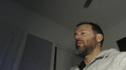 Snapshot of edge_masters chatting on January 2025 01:12:02 AM EdgeM online show from January 2025 01:12:02 AM