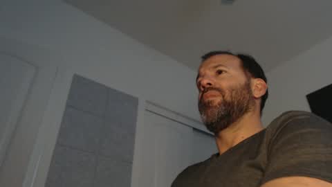 Snapshot of edge_masters chatting on February 2025 01:02:01 AM EdgeM online show from February 2025 01:02:01 AM