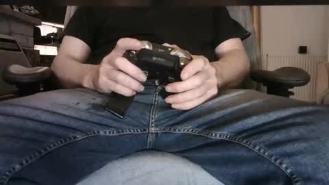 Snapshot of edged_biker chatting on April 2026 09:12:02 PM edged biker online show from April 2026 09:12:02 PM