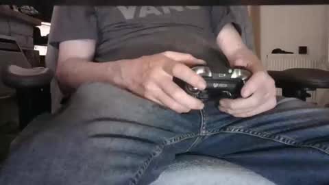 Snapshot of edged_biker chatting on April 2026 10:52:02 PM edged biker online show from April 2026 10:52:02 PM