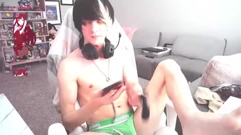 Snapshot of edgetwink chatting on December 2024 08:15:02 PM EdgeTwink online show from December 2024 08:15:02 PM