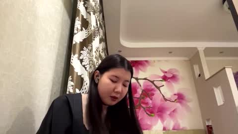 Snapshot of edinabluett chatting on February 2026 06:51:02 PM Eri online show from February 2026 06:51:02 PM