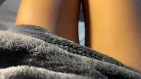 Snapshot of edralyn_cb chatting on November 2025 08:31:01 PM edralyn_cb online show from November 2025 08:31:01 PM