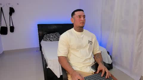 Snapshot of eduar_wild chatting on February 2026 05:22:02 AM Eduar Wild online show from February 2026 05:22:02 AM