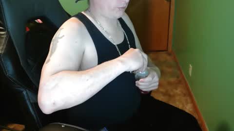 edwardaims_2please online show from April 2026 01:47:02 AM