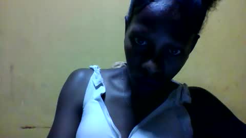 Snapshot of edwige770943 chatting on April 2026 06:27:01 AM edwige770943 online show from April 2026 06:27:01 AM