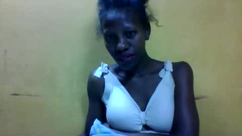 Snapshot of edwige770943 chatting on April 2026 03:24:02 AM edwige770943 online show from April 2026 03:24:02 AM