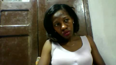 Snapshot of edwige770943 chatting on April 2026 07:52:01 AM edwige770943 online show from April 2026 07:52:01 AM