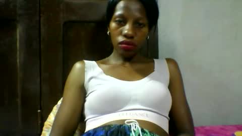 Snapshot of edwige770943 chatting on April 2026 05:17:01 PM edwige770943 online show from April 2026 05:17:01 PM