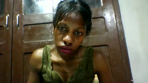 Snapshot of edwige770943 chatting on May 2026 04:12:01 PM edwige770943 online show from May 2026 04:12:01 PM