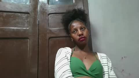 Snapshot of edwige770943 chatting on May 2026 06:20:01 AM edwige770943 online show from May 2026 06:20:01 AM