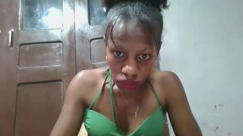 Snapshot of edwige770943 chatting on May 2026 08:40:02 AM edwige770943 online show from May 2026 08:40:02 AM