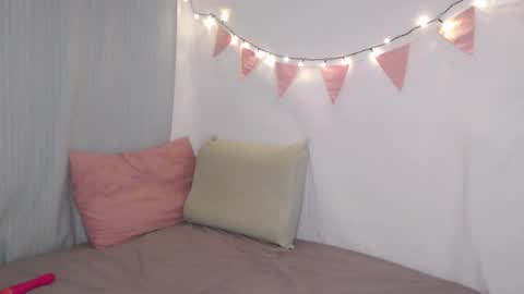 effa__laska online show from December 2025 06:59:02 PM